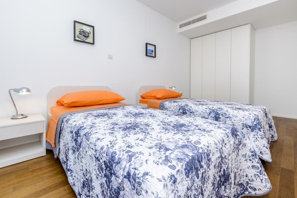 Apartments Dvori Lapad 2 Direct Sea View Дубровник Екстер'єр фото