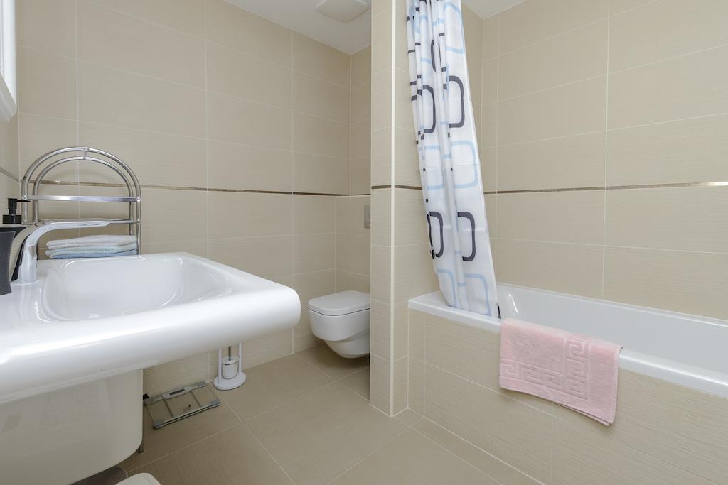 Apartments Dvori Lapad 2 Direct Sea View Дубровник Номер фото